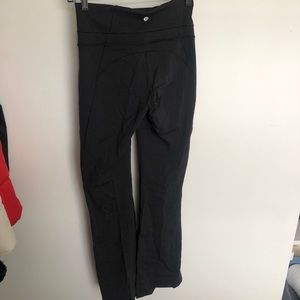 Lululemon black size 4 flare yoga pants, lightly used, tag torn out.